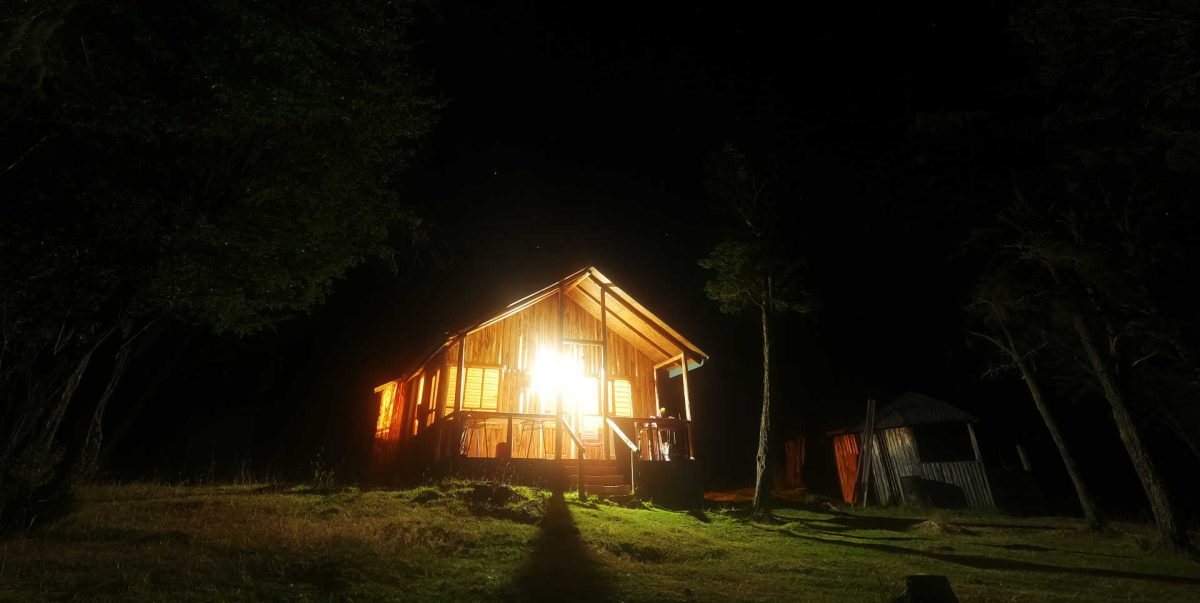Cabaña Rústika en Lago Frío, alojamiento autoservicio Coyhaique Patagonia